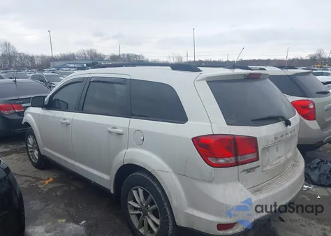 2016 Dodge Journey Sxt z USA, uszkodzony, nr VIN 3C4PDCBB9GT181082